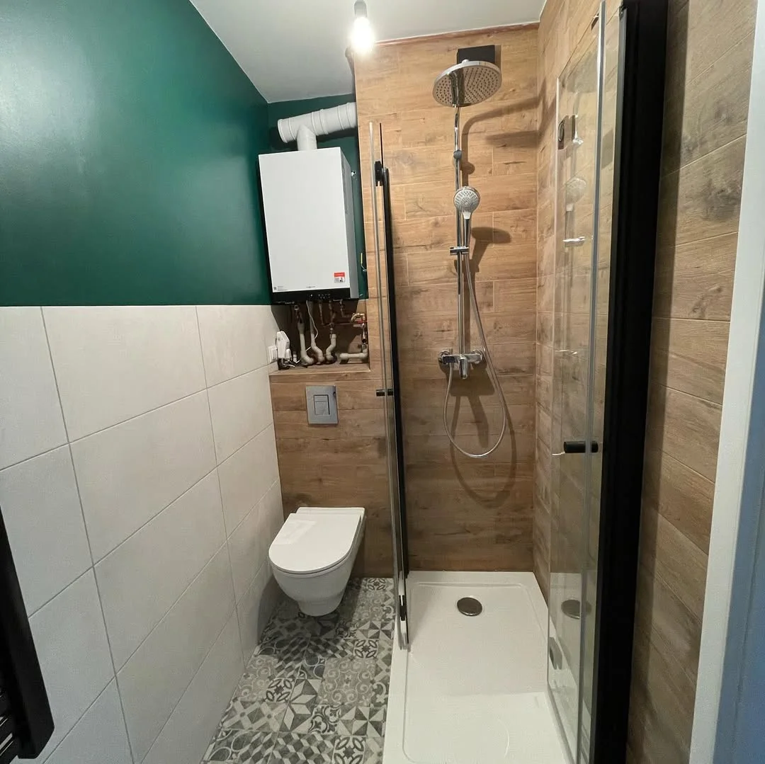 Compact shower room