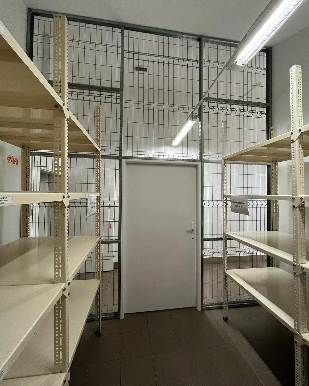 Storage space fit-out — photo 1 of 3