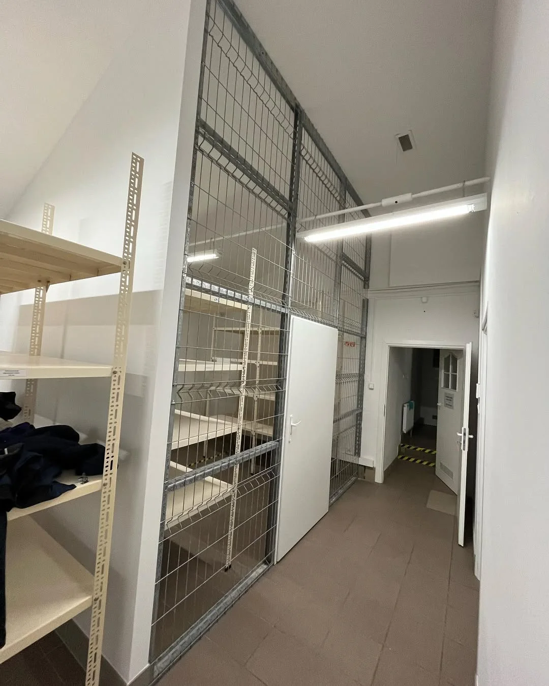 Storage space fit-out — photo 2 of 3