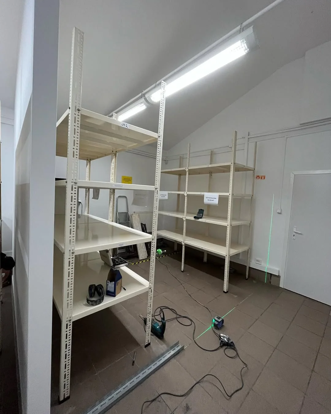 Storage space fit-out — photo 3 of 3