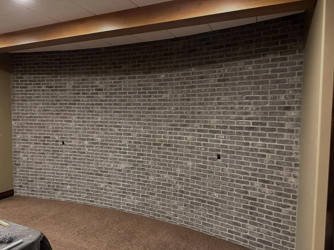 Brick feature wall — photo 1 of 4
