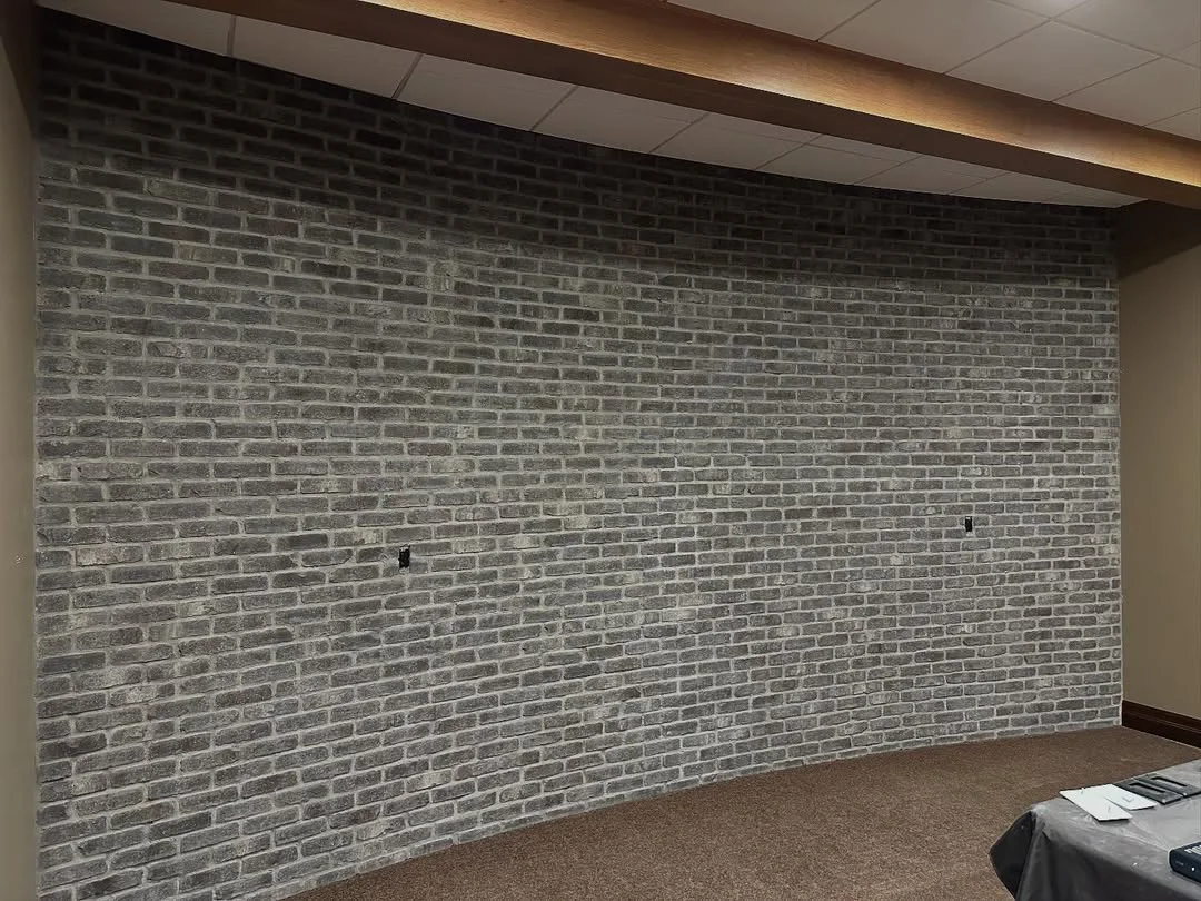 Brick feature wall — photo 2 of 4
